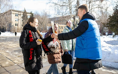 Девушек из МАИ поздравили с Международным женским днём